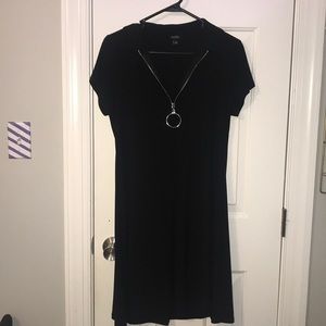 MSK Short Sleeve Black Zip Dress